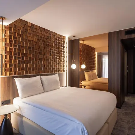 Nobel Design Hotel 4*