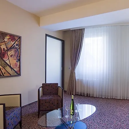 Hotel Nobel Design 4*